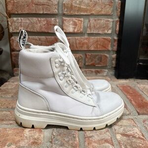 Dr.‎ Martens White Lace-Up combat Canvas Boots Women’s size 6